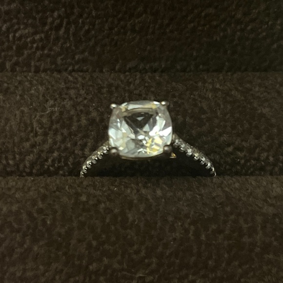 Sterling silver and White Topaz cushion cut gemstone ring Jared’s size 5 💍 - Picture 6 of 7